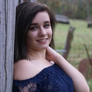 Meet your Posher, Chloe